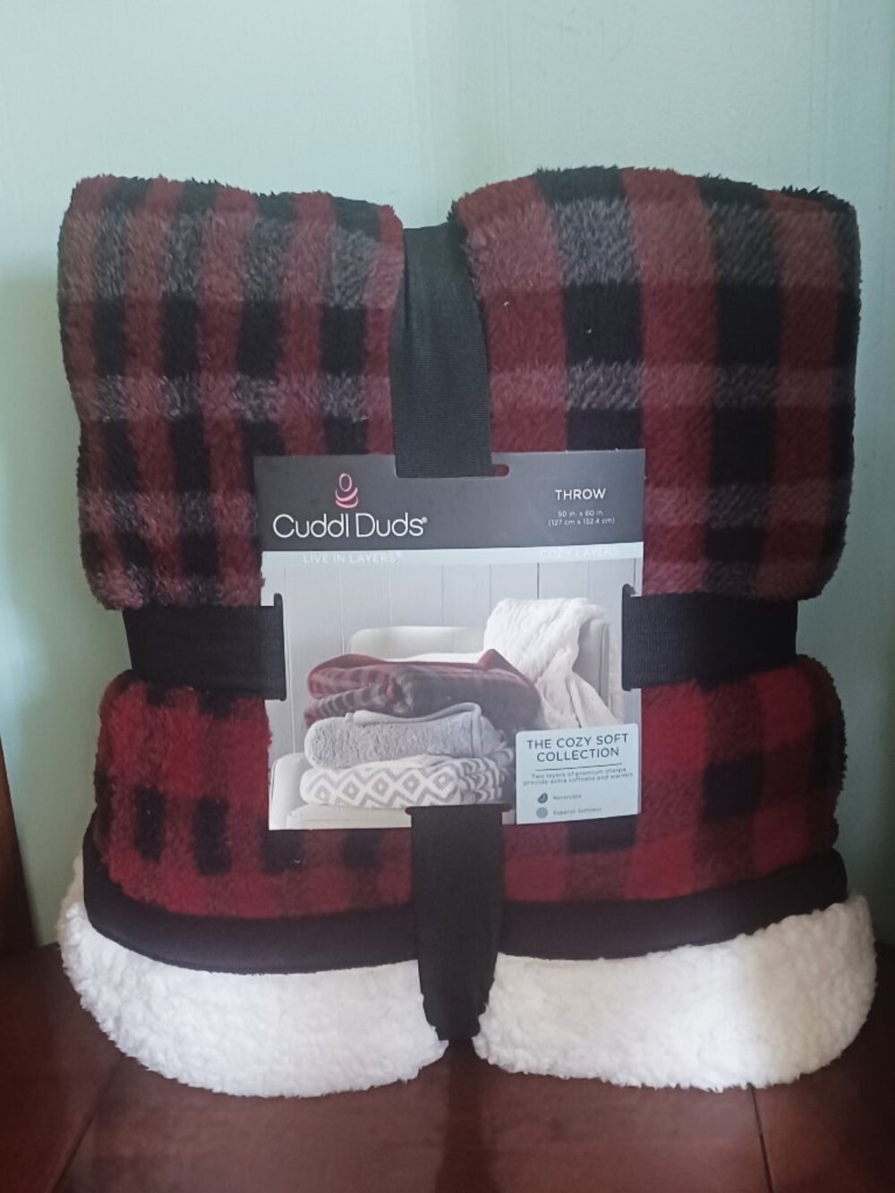 NWT Cuddl Duds Red Plaid Throw